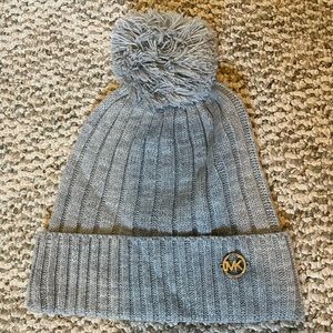 Gray beanie- never been worn